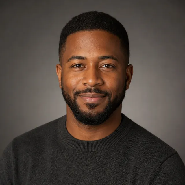 Daniel, Senior editor